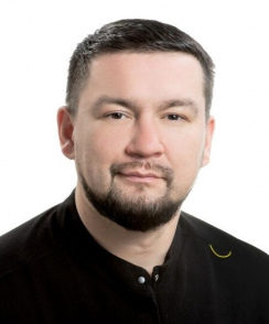 Музафаров Эдуард Фаритович ортопед