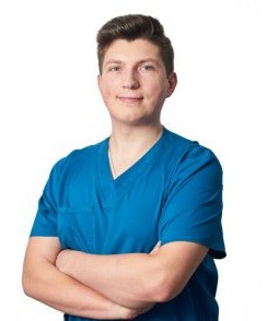 Сенаторов Валерий Олегович стоматолог