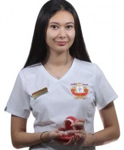 Джумаханова Арина Жантургановна стоматолог