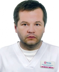 Мезенцев Анатолий Сергеевич стоматолог-хирург