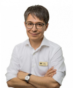 Вахидов Азим Амонович стоматолог