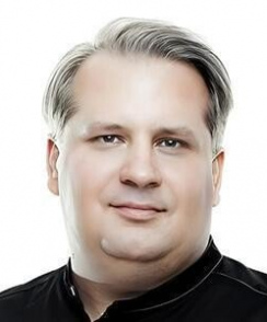 Ящук Максим Владимирович стоматолог