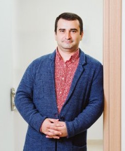 Макаревич Арсен Александрович стоматолог-терапевт