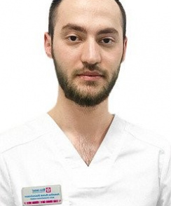 Ахмадов Ислам Ваалитович стоматолог