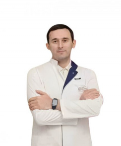 Узуев Магомед Исаевич окулист (офтальмолог)