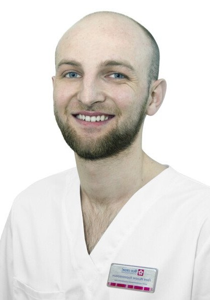Гаев Ислам Азаматович стоматолог